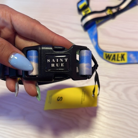 Saint Rue Collar, Leash, & Harness Set - Picture 5 of 6